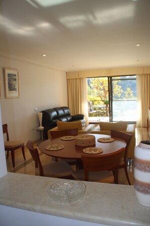 Interior - Garden apartment in Los Pinos, Los Arqueros Golf (Benahavis)
