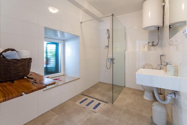 House, Smoking | 2 bedrooms