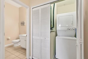 تجهيزات دش، مجففات شعر، مناشف