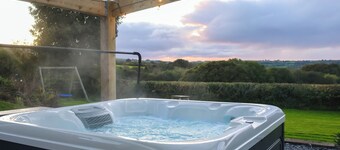 4 bedroom accommodation in Bwlch y Groes
