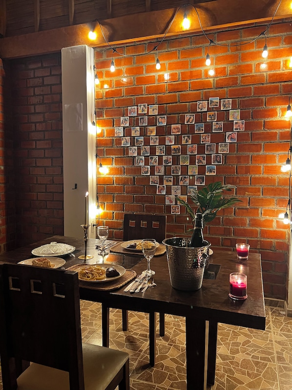 Exclusive Triple Room, Mixed Dorm, Ensuite, Partial Ocean View | Private kitchen