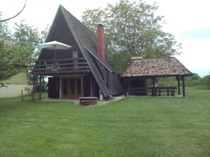 1 bedroom - Holiday Houses, Villas Mir - Countryside House With Jacuzzi (Jasenovac)