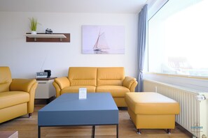 TV, ping pong, stereo - Haus Lord Nelson Döse Wohnung 406 (Cuxhaven)