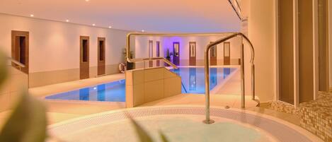 Innenpool, beheizter Pool