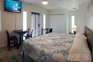 1 bedroom, desk, free WiFi, bed sheets