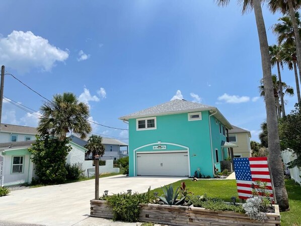 Exterior - Seashell Studio - Private Hot Tub, King Bed, Ocean View, Short Walk to the Beach (St. Augustine)
