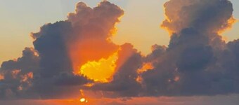 Seashell Studio - Private Hot Tub, King Bed, Ocean View, Short Walk to the Beach