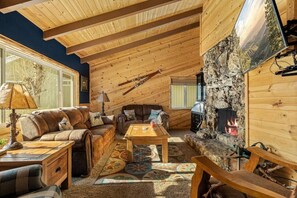 Smart-tv och eldstad