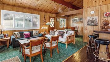 Cabin cơ bản | Khu phòng khách