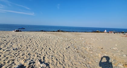 Ocean View Beach house steps from the ocean, minutes away from downtown Plymouth