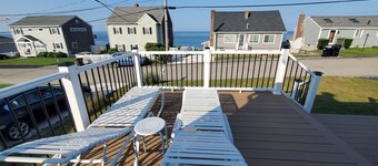 Ocean View Beach house steps from the ocean, minutes away from downtown Plymouth