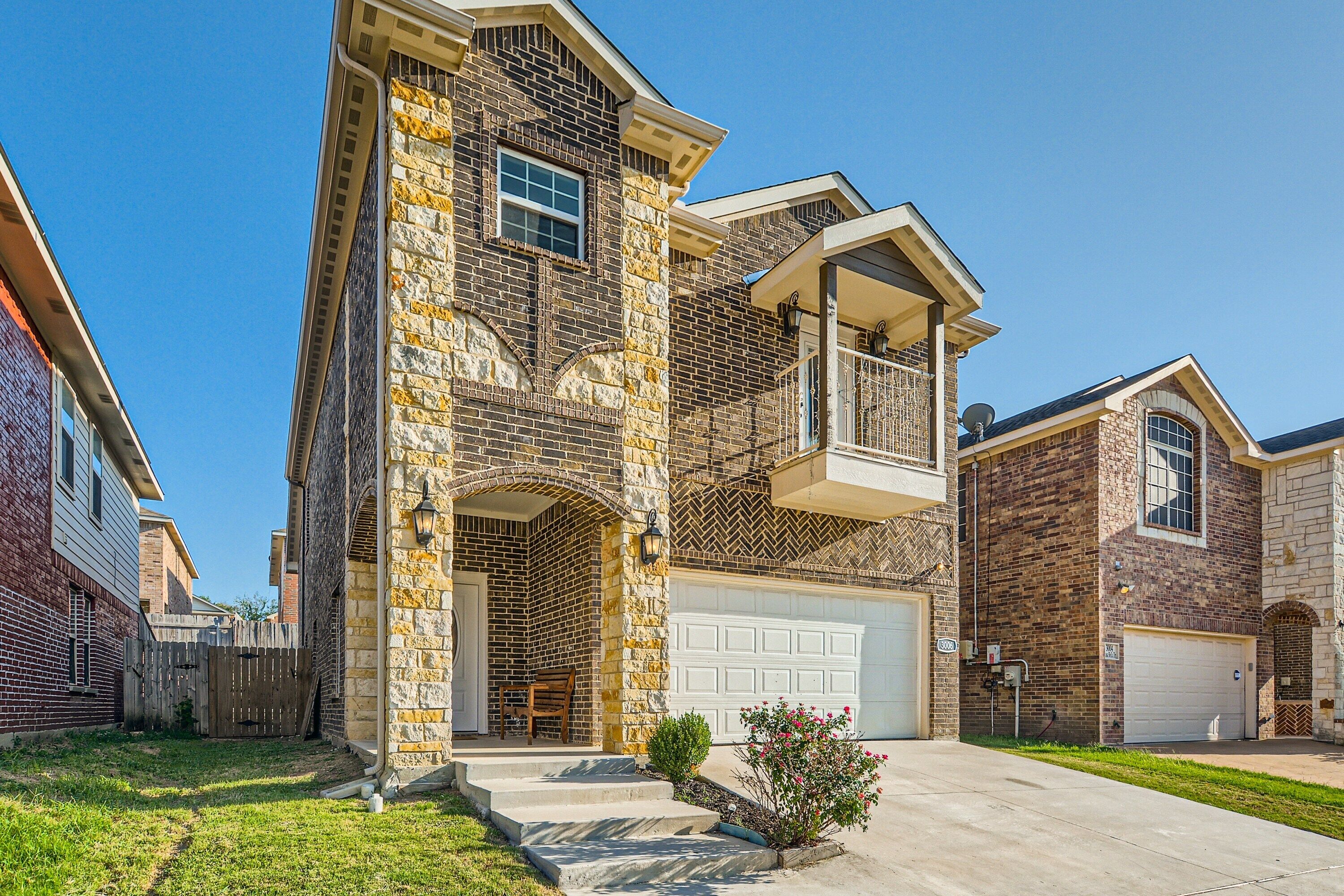 4 beds/3baths Family Home with a Patio