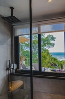 Luxury Villa | Bathroom | Towels
