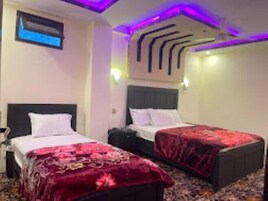 Quarto casal luxo | Ferros/tábuas de passar roupa, Wi-Fi de cortesia