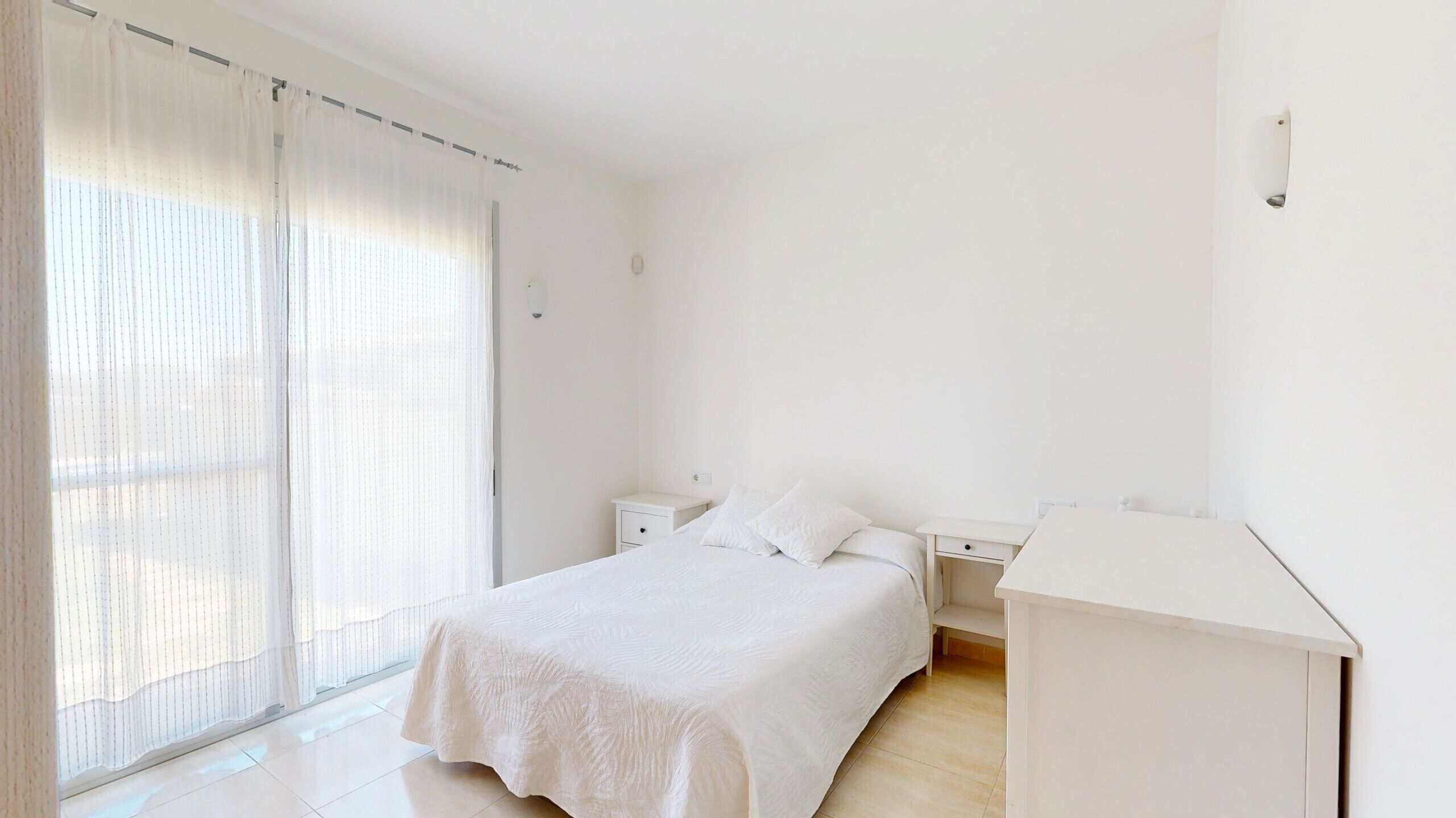 2 slaapkamers, een strijkplank/strijkijzer, gratis wifi, beddengoed