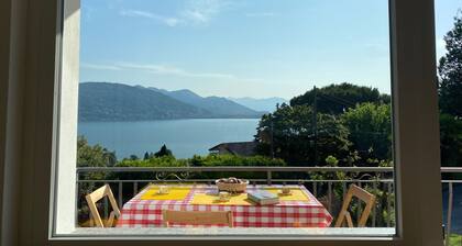 Rosa dei Venti apartment with lake view in Baveno