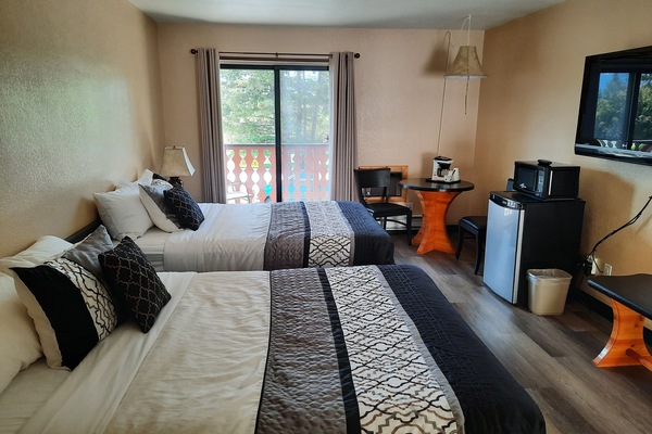 Superior Room | Laptop workspace, WiFi (free), individually furnished, bed sheets