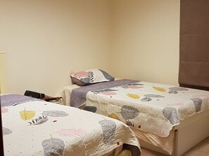 Spa - 3 Bedrooms, accommodate 5 persons with private garden. Spacious rooms.  (Cairo)