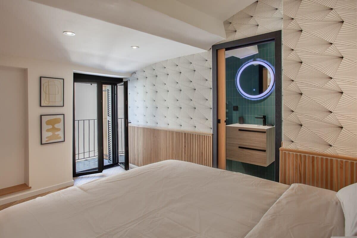 2 chambres, fer et planche à repasser, Wi-Fi, draps fournis