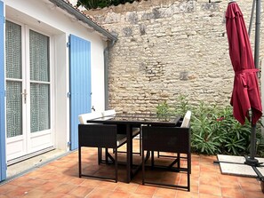 Outdoor dining - FLORENTINE (16 rue Carnot, St Martin de Ré) (Saint-Martin-de-Ré)