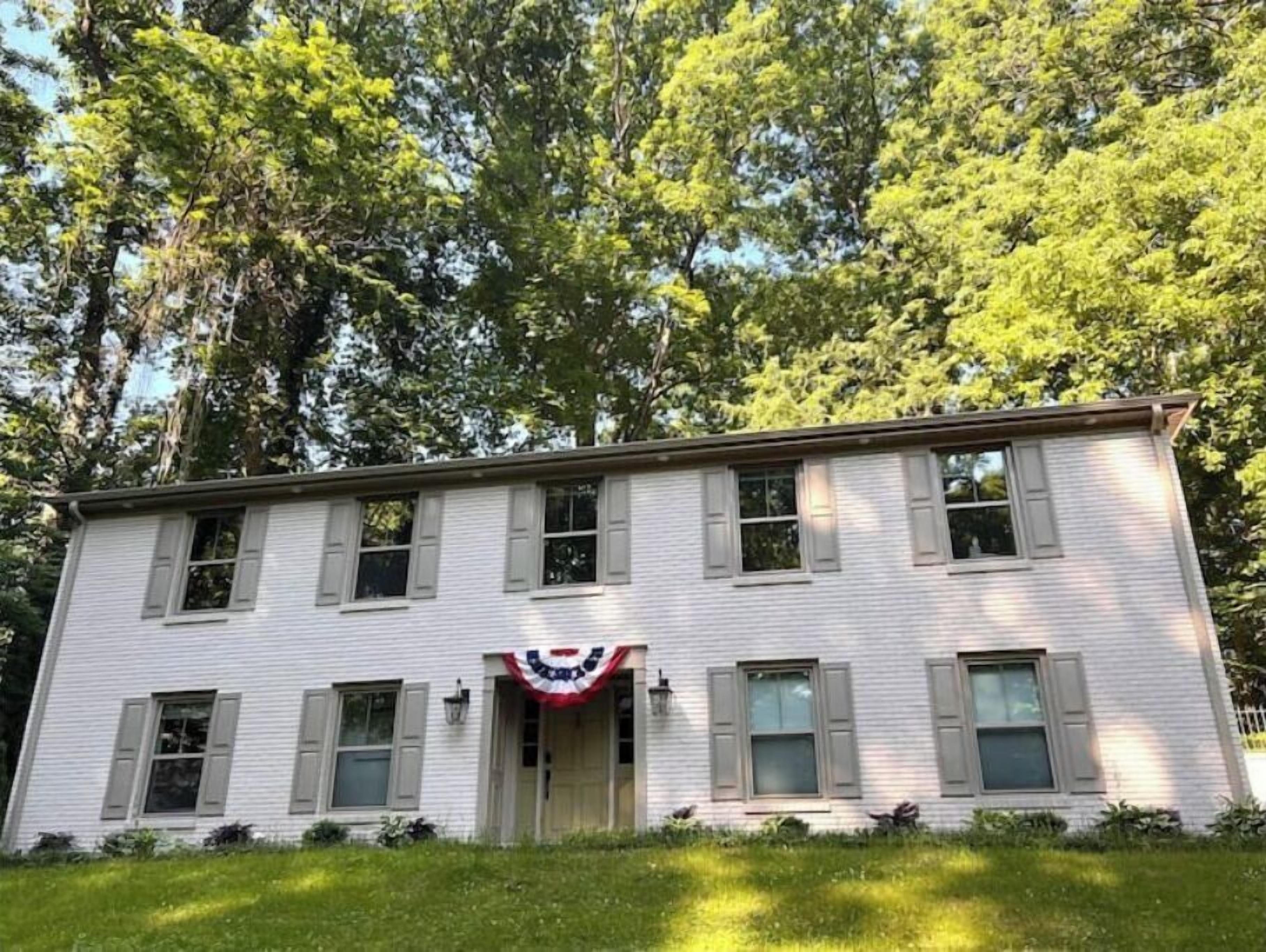 Newly renovated 3 Bed/3 Bath house conveniently located in Florence, AL.
