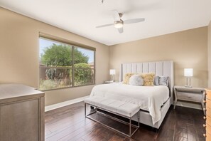 2 chambres, bureau, accès au Wi-Fi (inclus), literie fournie