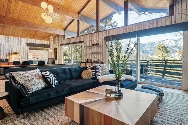 บริเวณภายนอก