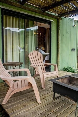 Cabaña de diseñador | Decoración personalizada, muebles diferentes y wifi gratis 