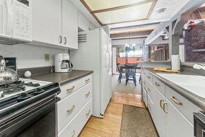 Basic Townhome | Private kitchen