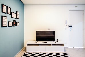 City Studio | Living area | LED TV - 360 Santa Ifigênia (São Paulo)