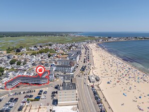 Plage, chaises longues