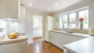 Lave-vaisselle, chaise haute