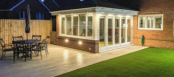 Alojamiento de 4 habitaciones en Bridgend