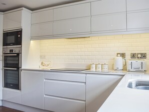 غسالة أطباق، كرسي للأطفال