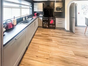 Dishwasher, high chair - Orchard House - UK44653 (Cockermouth)