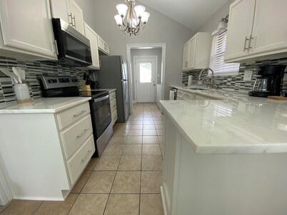 Pool House!
Great large house for family vacation