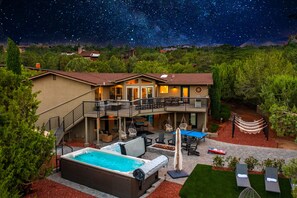 Terrace/patio - Uptown Splash - Views! 5BR 4BA Heated Pool Spa Firepit GamesRm Minigolf Location (Sedona)