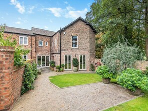 Exterior - 3 bedroom accommodation in Mount Vale, near York (Mount Vale, near York)