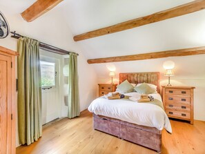 3 quartos, Wi-Fi de cortesia, roupa de cama
