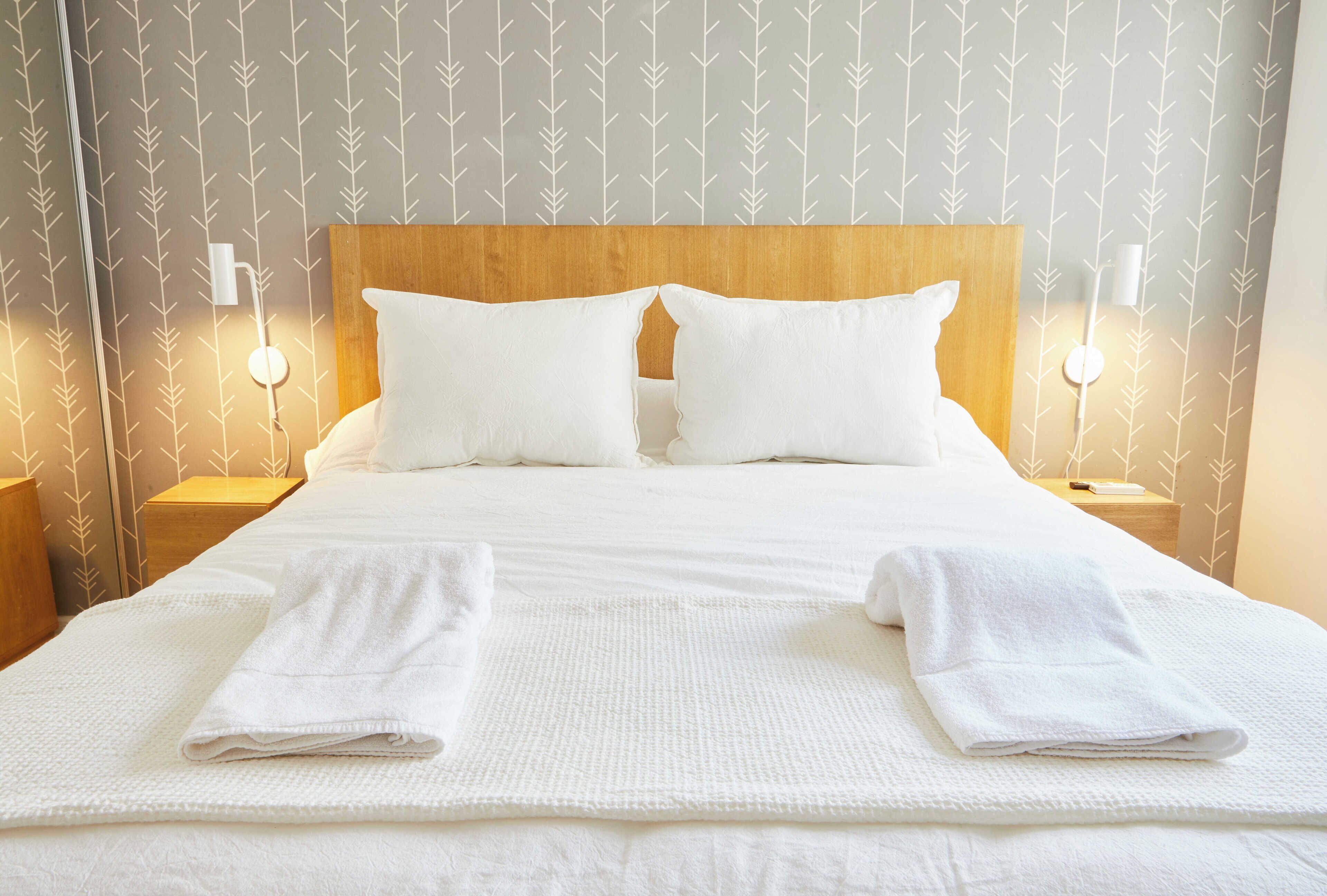 Duplex | In-room safe, iron/ironing board, free WiFi