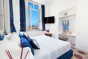 2 Schlafzimmer, Schreibtisch, Bügeleisen/Bügelbrett, Reisekinderbett