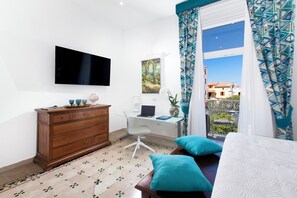 2 bedrooms, desk, iron/ironing board, travel cot