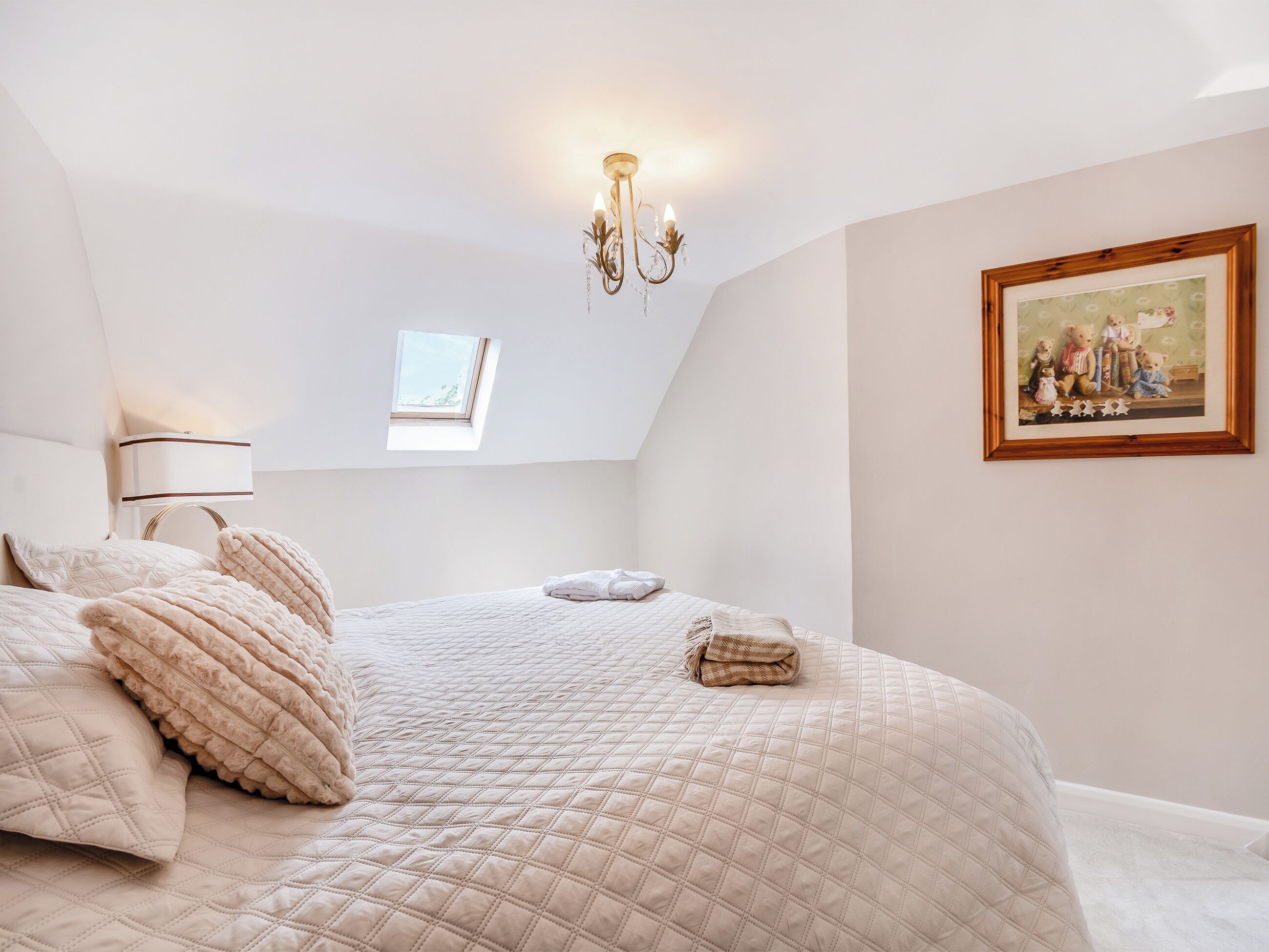 3 bedrooms, WiFi (free), bed sheets