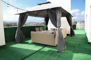 تناول الطعام بالخارج