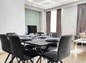 Dining - Modern dreamy house (T'bilisi)