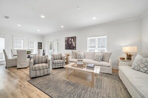 Smart TV - Follow the Sun- 4BR/4.5B, Lg back yard,Private Pool,Hot tub,4 bikes! Gulf Place (Santa Rosa Beach)