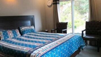 Deluxe Double Room | Free WiFi