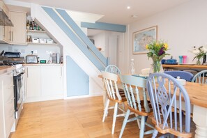 Refrigerador, microondas, horno y lavavajillas