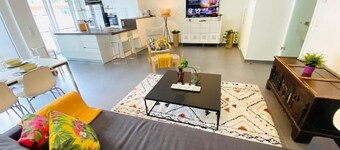 3 bedrooms in Center w Terrace&Parking