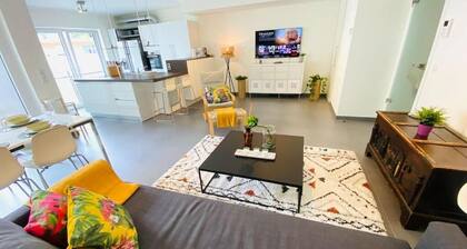 3 bedrooms in Center w Terrace&Parking